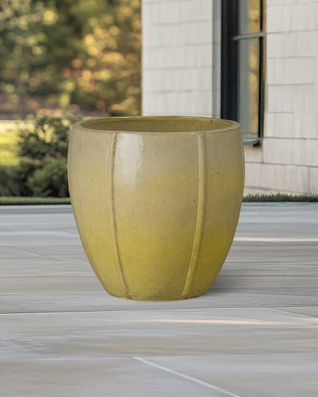 Crest Planter, 20"